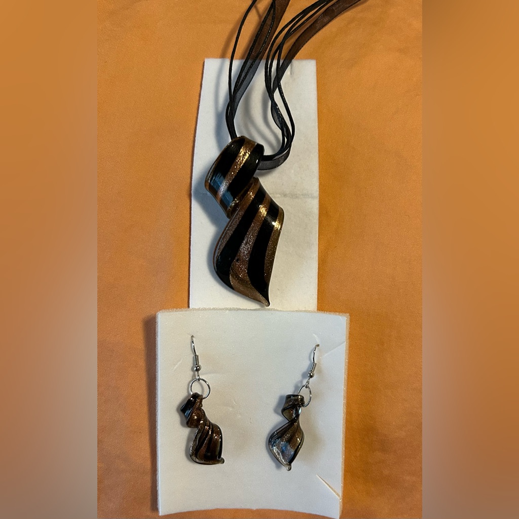 Murano Black And Brown Swirl Necklace Set 18$